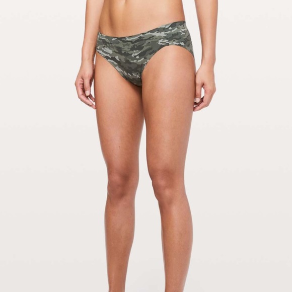 ⭐️HOST PICK⭐️ Lululemon Smooth Seamless Hipster - Picture 2 of 3